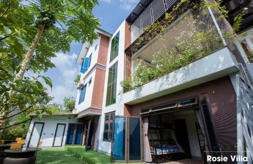 Ha Giang House | Rosie Villa Ha Giang - Motorbikerental & Tour