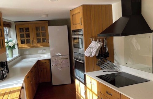 Snitterfield Cottage | Roslyn Cottage