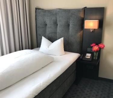 Stuttgart Hotel | ROSS Hotel