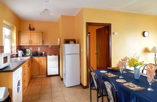 Glenbeigh Cottage | ROSSBEIGH BEACH COTTAGE NO 4, pet friendly in Glenbeigh, County Kerry