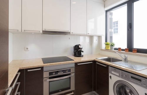 Pena Apartment | Rossio Penthouse Three-Bedroom Apartment w/ River View and Parking - by LU Holidays