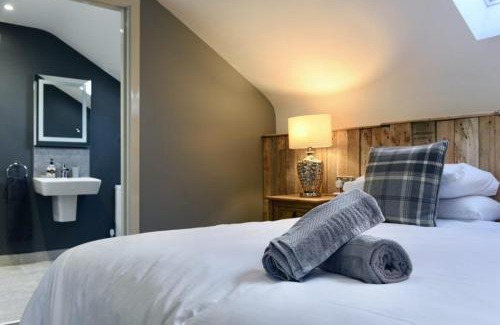 Newry Cabin | Rostrevor Mountain Lodge - Glamping Pods - Revive Sauna & Hot Tubs