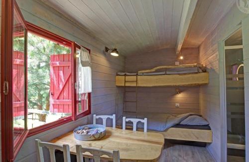 Ambierle House | Roulotte chaleureuse pour 4 pers., paisible, avec étang, animaux, proche de Roanne - FR-1-496-308