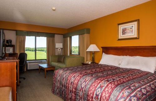 Orange Hotel | Round Hill Inn