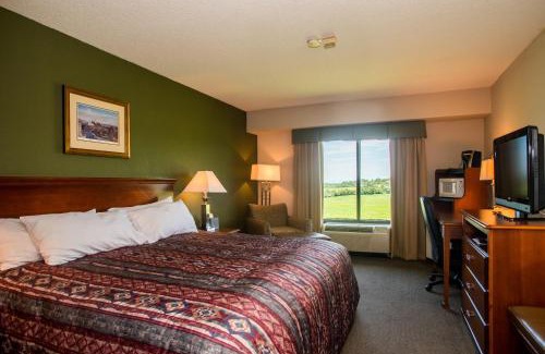 Orange Hotel | Round Hill Inn