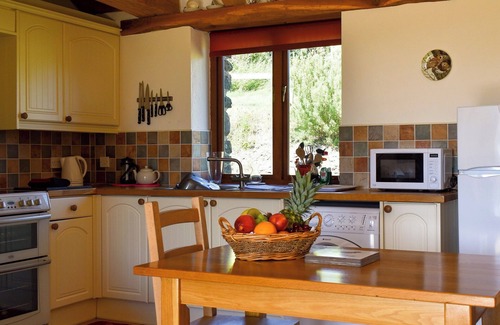 Saint Kew Cottage | Round House - UK12083