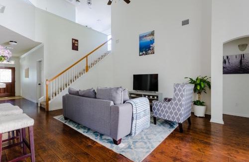 Brushy Creek House | Round Rock Family Retreat 4BR 3BA Close to Shopping and Attractions Sleeps 10