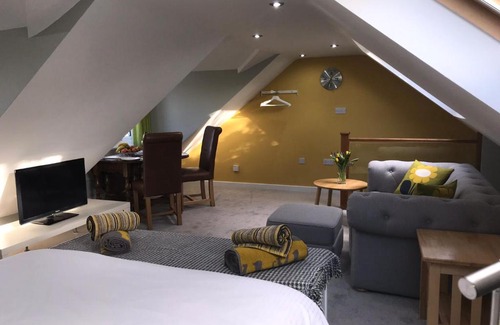 Macclesfield Apartment | Round-y-Corner