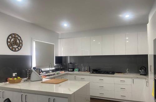 Rowville House | Rowville Stay - Home Away from Home