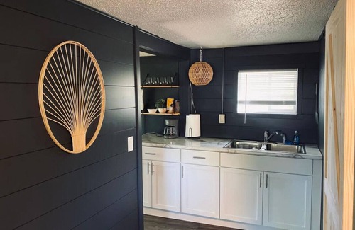 Tomahawk Cottage | Rowyn's Resort - Cozy Lake Nokomis Cabin