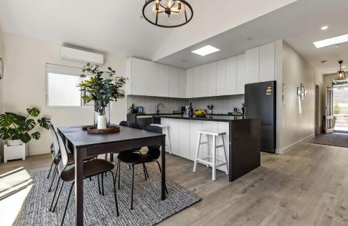 Hepburn Springs House | Roxy on Church