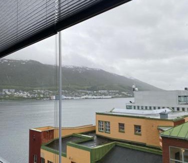 Tromso Apartment | Royal Apartment on the edge by the sea