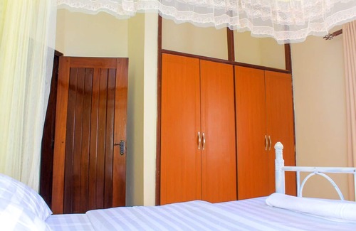 Kampala House | Royal Chimney 3bedroom house