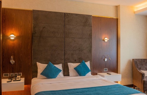 Al Khuwair Hotel | Royal Crown Hotel - Oman