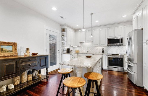 Leesburg's Old and Historic District Cottage | Royal Heritage Home @ Historic Leesburg