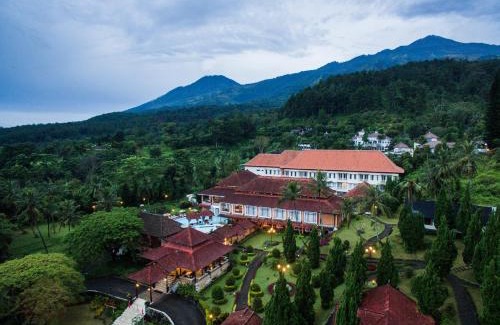 Trawas Hotel | Royal Hotel and Villas Trawas