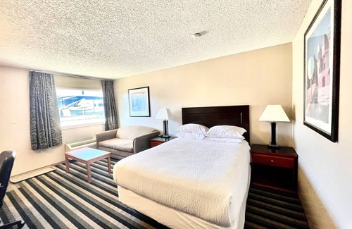 Lloydminster Hotel | Royal Hotel