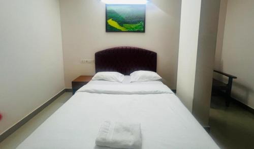 Palayam Hotel | ROYAL INN