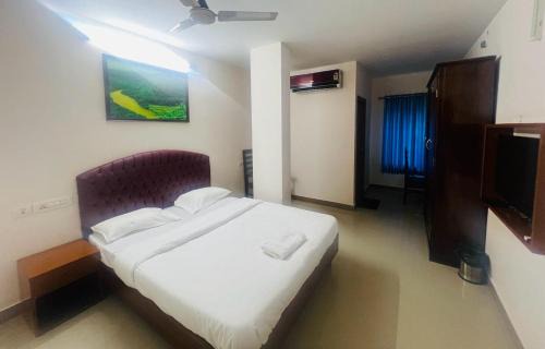 Palayam Hotel | ROYAL INN