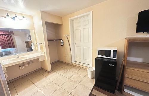 Watsonville Hotel | ROYAL INN