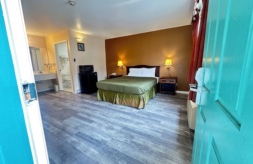 Watsonville Hotel | ROYAL INN