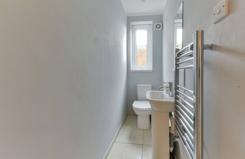 Brunel House | Royal Living Properties - 3 Bedroom Deluxe Bungalow