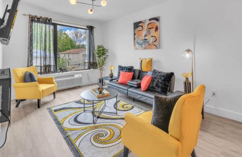 Elizabeth Apartment | Royal Oasis Indoor Pool, FREE Parking, Near NYC