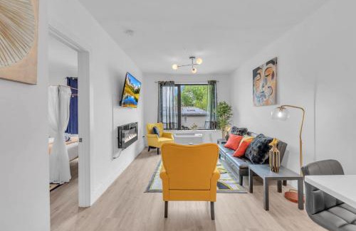 Elizabeth Apartment | Royal Oasis Indoor Pool, FREE Parking, Near NYC