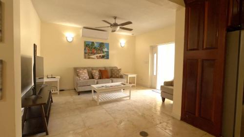 Testman House | Royal Palms Estate