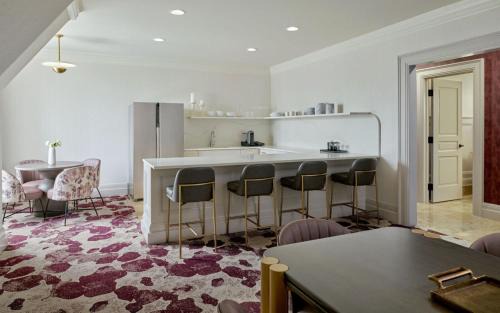 Rochester Hotel | Royal Park Hotel