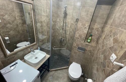 Vera Apartment | Royal Plaza Apartment -10A