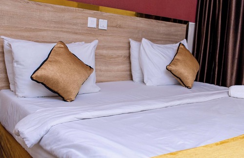 Oshodi-Isolo Hotel | Royal Rex Hotels & Spa