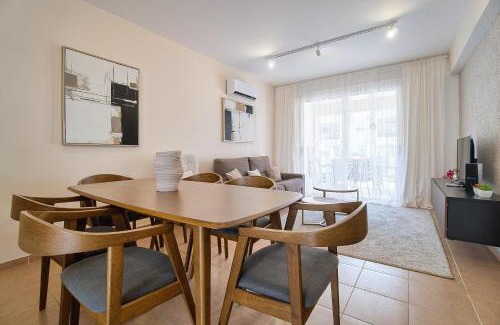 Old Town Apartment | Royal Seacrest F G6