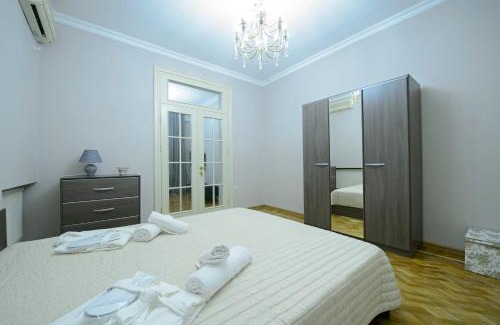 Old Boulevard Apartment | Royal Seaside Apartment