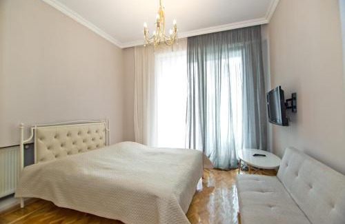 Old Boulevard Apartment | Royal Seaside Apartment