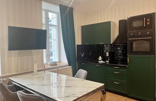 Groemitz Apartment | Royal Suite im Barock-stil mit Terrasse im Herrenhaus-henriettenhof