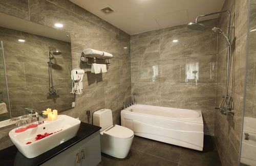 Ha Dong Hotel | Royal Văn Phú Hotel