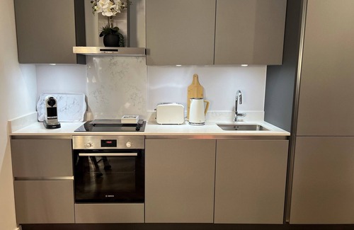 Windsor Apartment | Royal Windsor Suite - Luxury design - Central location - 6 min walk to Castle