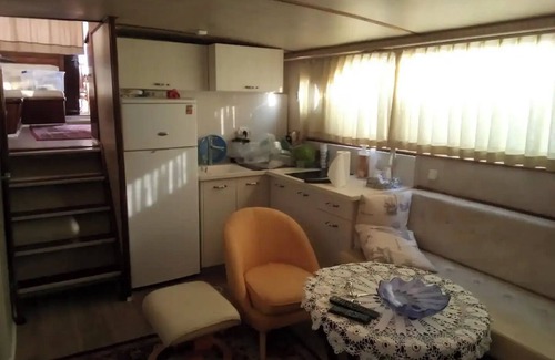 Ashkelon Boat Rental | RoyalSeaSuite Included with Sailing