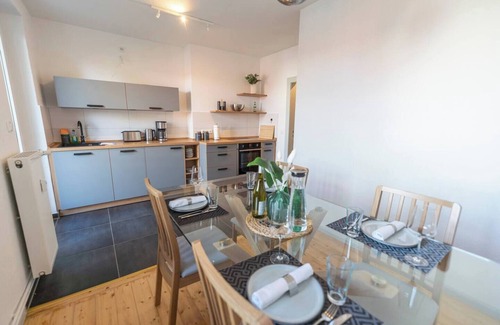 Magdeburg Apartment | RR | Central Apartment 80m² - 1 | Balcony | Washer