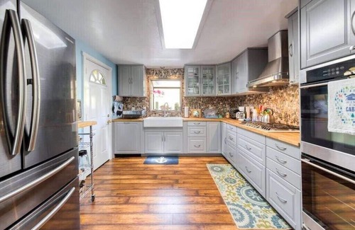 Duncans Mills House | RR Yacht Club: Beach+Hot tub+Outdoor fun!