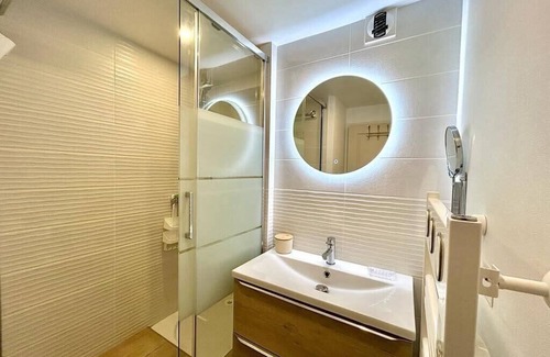 Binic-Etables-sur-Mer Apartment | Rsidence Les Bain - 1 min from the beaches