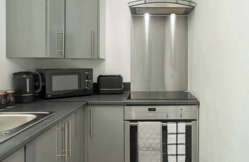 Huddersfield House | Ruby House - 2 Bedroom Huddersfield Yorkshire Flat