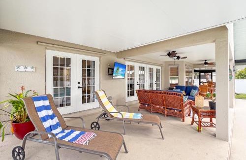 Trafalgar House | Ruby's Retreat, southwest facing, heated pool, private backyard