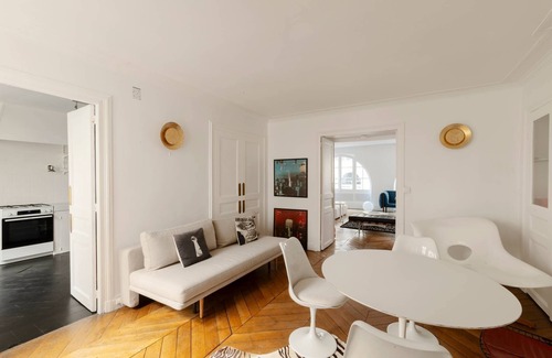 Quartier de la Place-Vendome Apartment | Rue du Mont Thabor by onefinestay