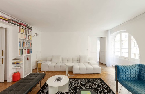 Quartier de la Place-Vendome Apartment | Rue du Mont Thabor by onefinestay
