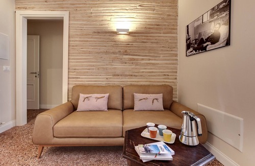 San Polo Apartment | Rugabella Rialto by Wonderful Italy