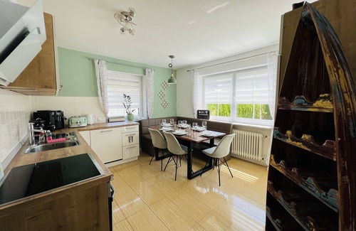 Gebrazhofen Apartment | Ruhige 100qm Fewo mit Großer Terrasse und Garten Zwischen Berge und Bodensee