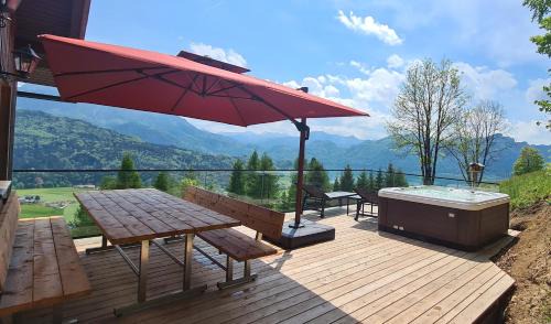 Innerschwand House | Ruhige Bergvilla in Alleinlage am Mondsee mit Seeblick Bergblick und Whirlpool