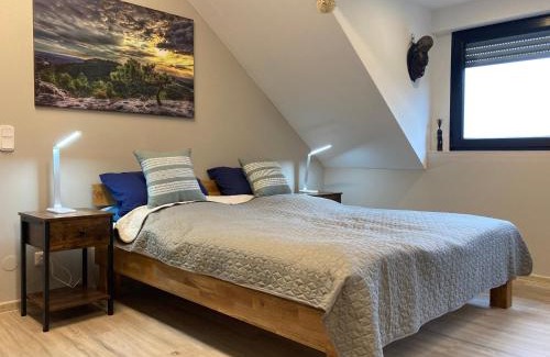 Warstein Apartment | Ruhige Unterkunft - Dachterasse und Panoramablick